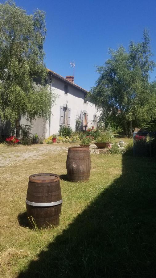 Chambres Et Gite Dans Un Lieu Calme Et Champetre Gourge Les Grippeaux Proche Parthenay Kültér fotó
